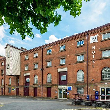 Go2 Burton Upon Trent Central Hotel Exterior foto